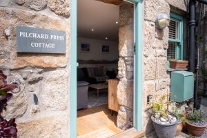 Holiday let available in St Ives – Dog friendly